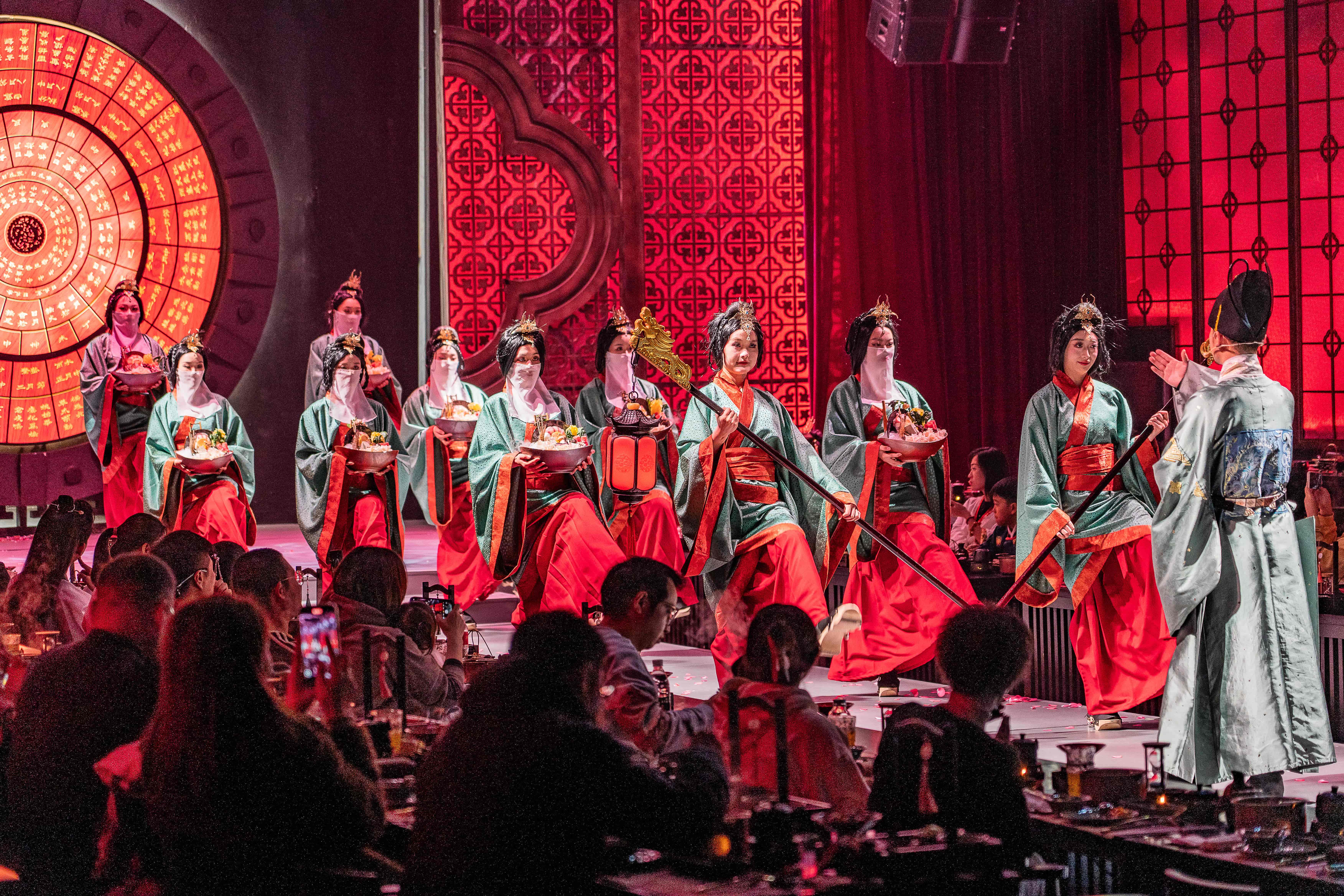 Join the Ritual Banquet at Liyan Baguo